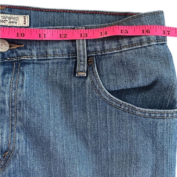 Vintage 90s Women’s Levi's 550 Relaxed Tapered Fit Jeans - Light Wash. Size 12. - Picture 4 of 5